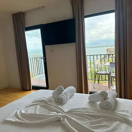 Mehja Shiroke 빌라